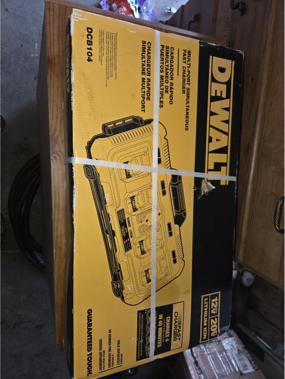 DEWALT DCB104 4-Port Battery Charger For 12V/20V/60V MAX Batteries J1